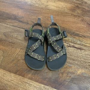 Kids Chacos size 11